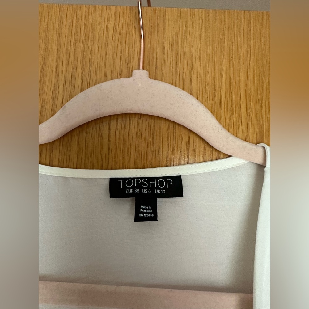 Top Shop Blouse - Picture 2 of 3